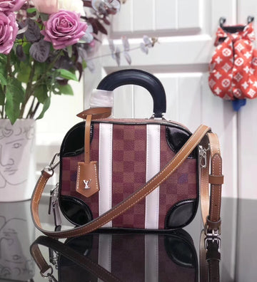 LV Shoulder bag M44582GZ19