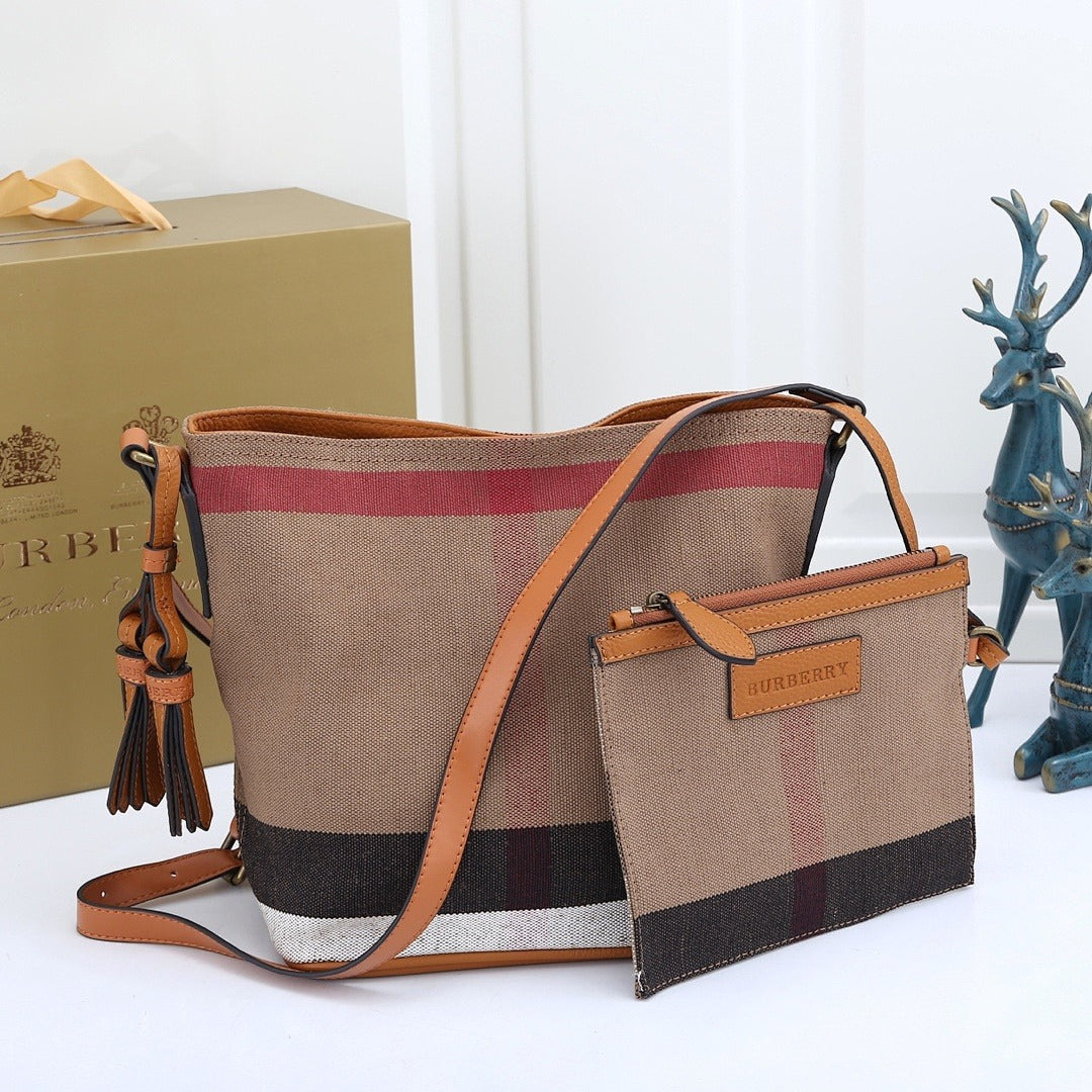 BURBERRY Shoulder bag 220418D9