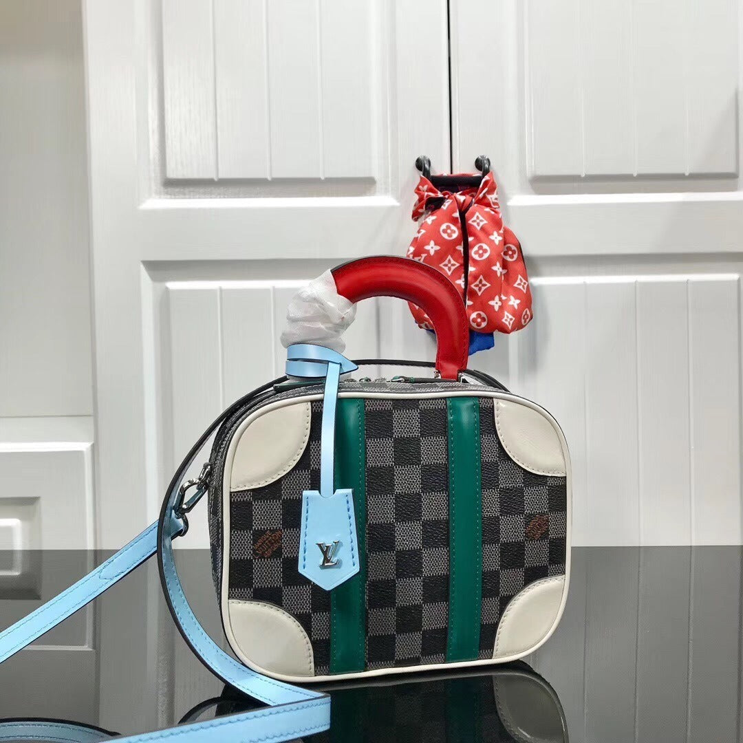 LV Shoulder bag M44582GZ19