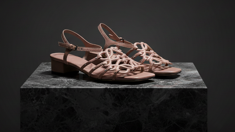 Shoes 222891 Luxury Banner - No Textslider_item_Db9xaW